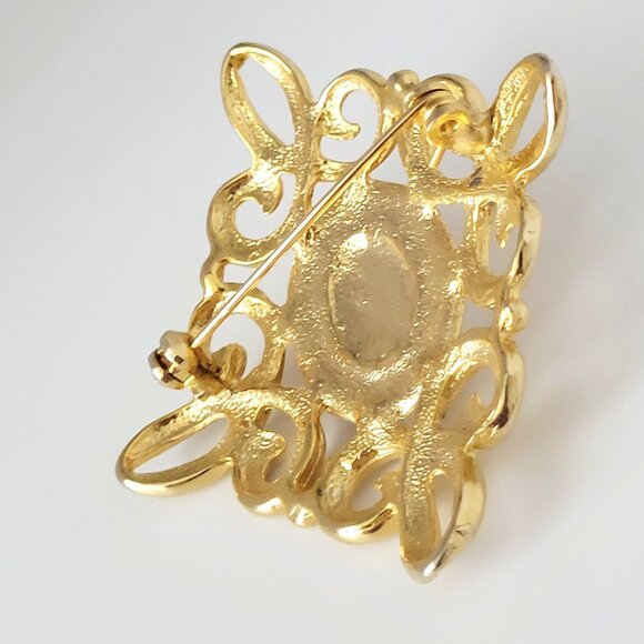 Filigree Open Work Scroll Brooch Oval Faux Pearl 2.5" Unsigned - Picture 6 of 6